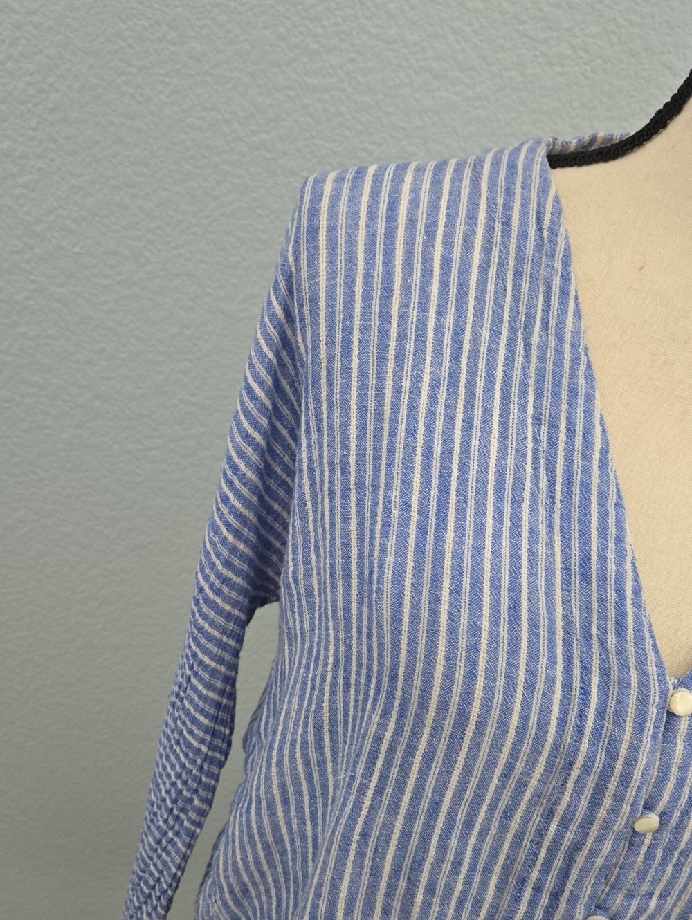 RAILS Sloane Azure Striped Blue Tie-Front Button Up V-Neck Blouse Sz Medium - Picture 5 of 10